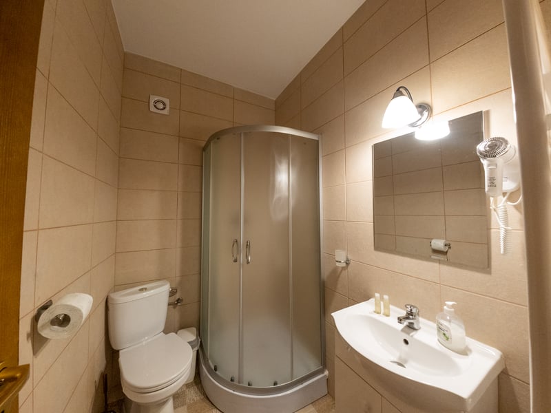 Cameră dublă cu terasă — Fotografia 3 din 5