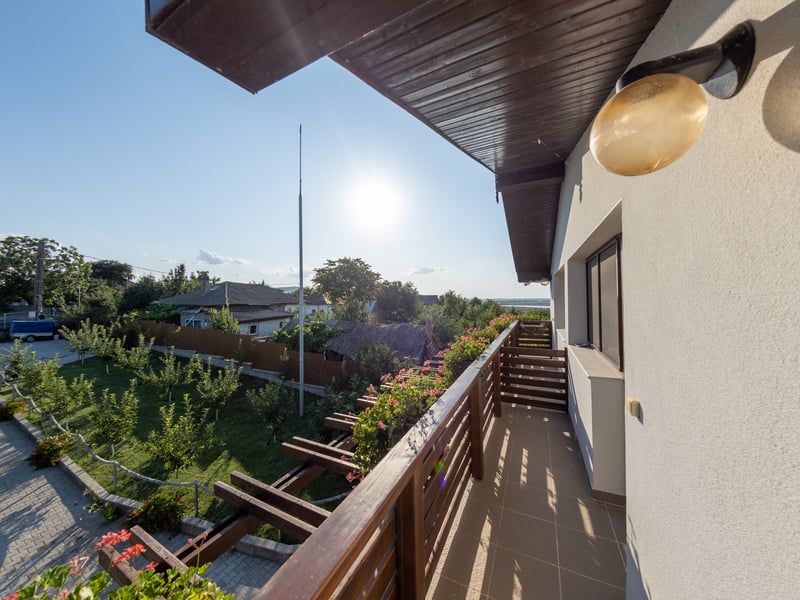 Cameră dublă cu balcon — Fotografia 5 din 6