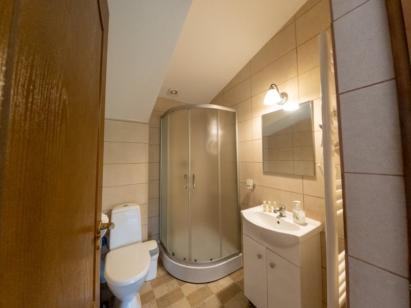 Cameră triplă cu balcon — Fotografia 4 din 7