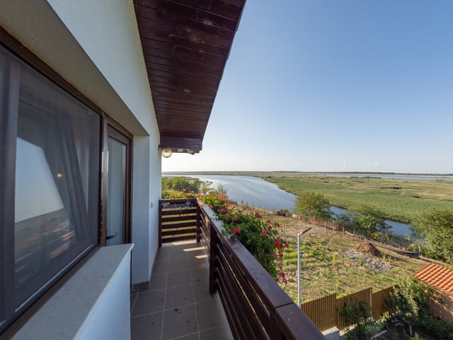 Cameră triplă cu vedere panoramică — Fotografia 6 din 8