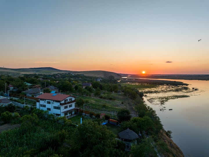 The entire Laguna Nuferilor guesthouse, overview shot for whole-property bookings